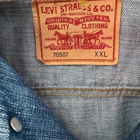 Levi's Blue Jean Jacket with Relaxed Fit - Picture 3 of 6